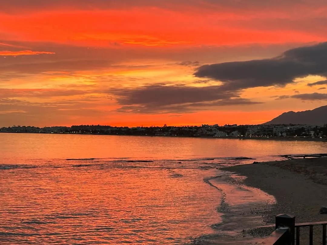 Atardecer en Marbella desde el paseo marítimo